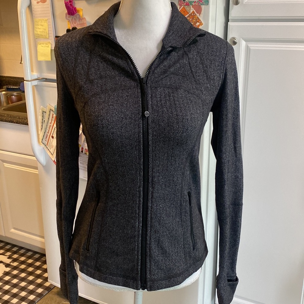 Lululemon Define Jacket - Picture 4 of 9